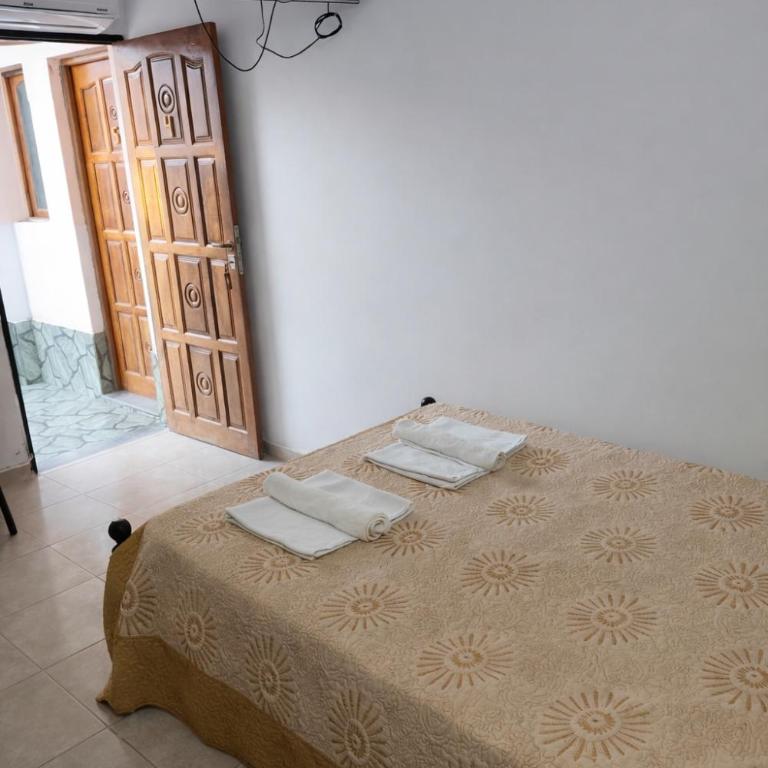 Hospedaje Dos Soles - Centro - Habitación Cuádruple con baño privado - 4