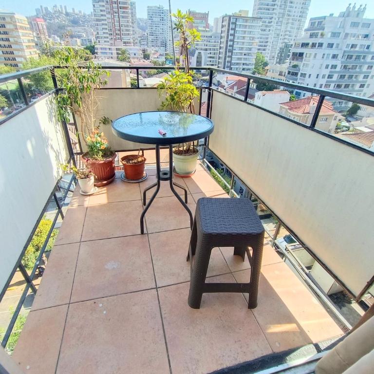 Departamento a pasos del Casino y playas - Three-Bedroom Apartment - 2