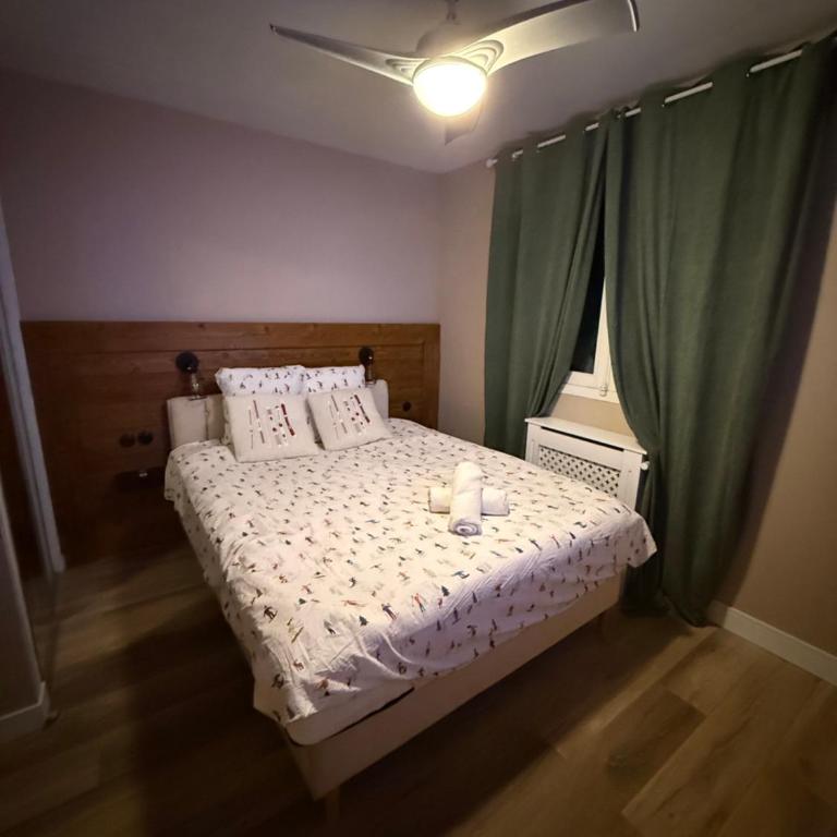 loyika , résidence avec caméra et digicode possibilité location voiture Mercedes ,garage ,climatisation ,cheminée, Netflix, petit déjeuner , repas du soir fondue, raclette , barbecue sur demande - Apartment mit 2 Schlafzimmern - 7