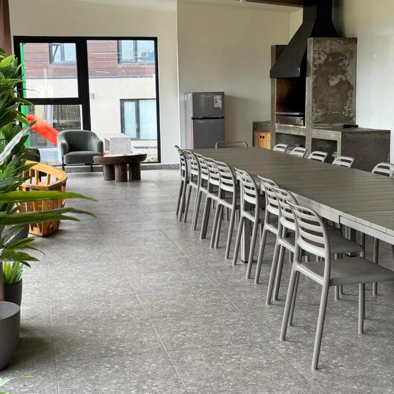 GARAN AIKE Shelter and style in front of Canal Señoret - Two-Bedroom Apartment - 94
