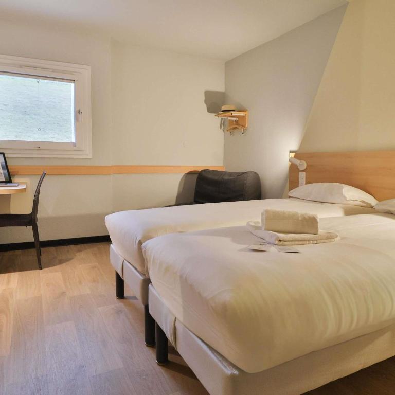 Hotel ibis budget Aix Les Bains - Grésy - Chambre Triple avec 1 Lit Double et 1 Lit Superposé - 1