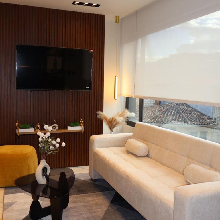 Ramon Luxury Suites - Three-Bedroom Apartment with View - 1