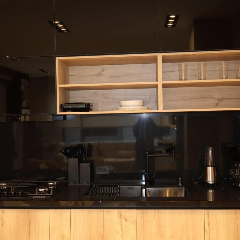 Ramon Luxury Suites - Three-Bedroom Apartment with View - 7