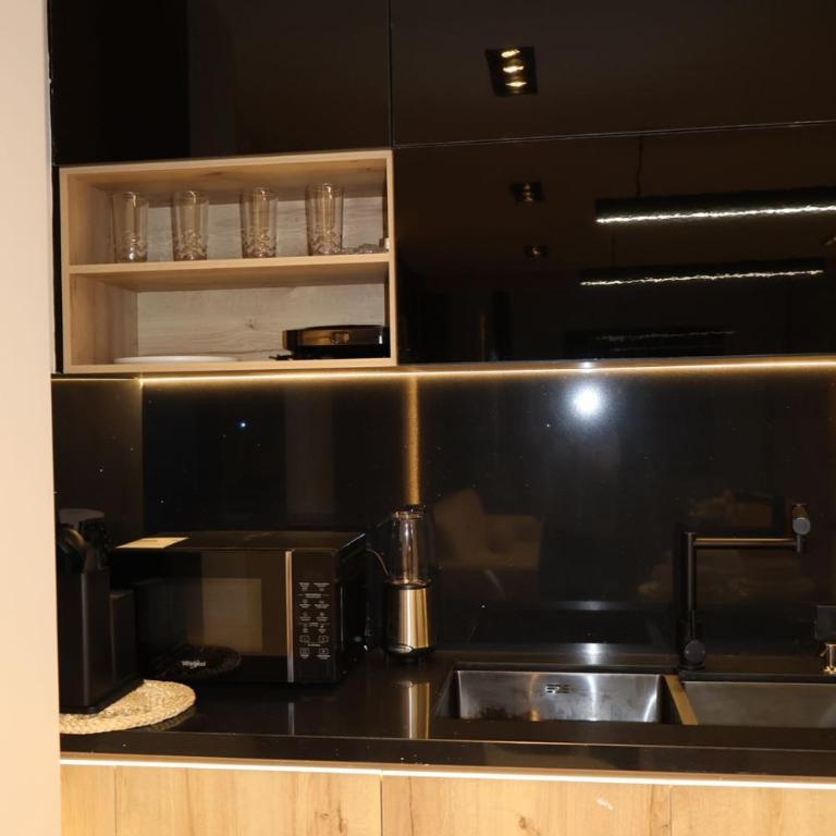 Ramon Luxury Suites - Three-Bedroom Apartment with View - 23