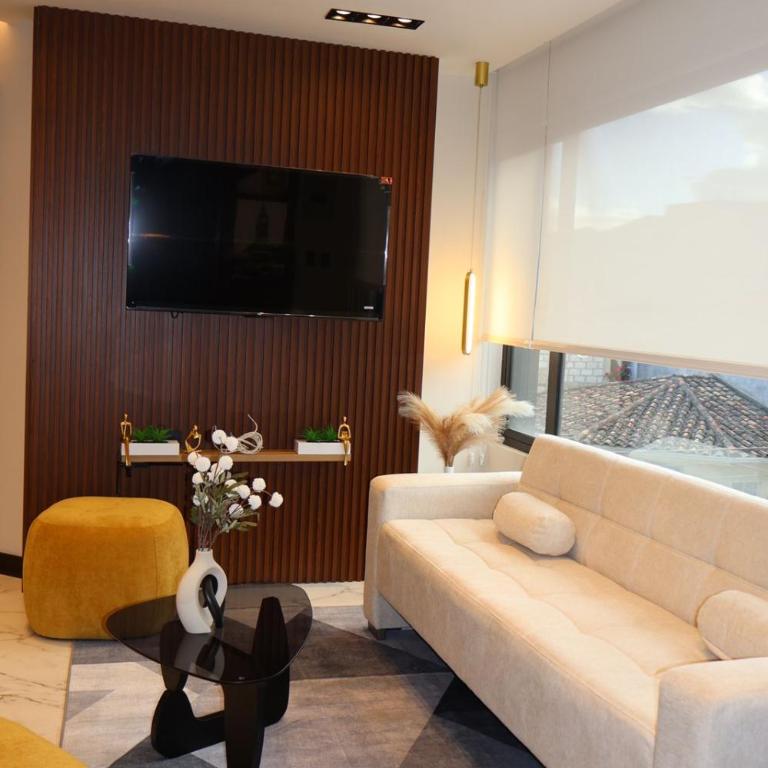 Ramon Luxury Suites - Three-Bedroom Apartment with View - 25