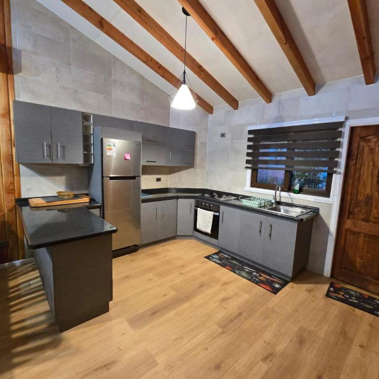 Cabañas con hermosa vista al rio - Three-Bedroom House - 4