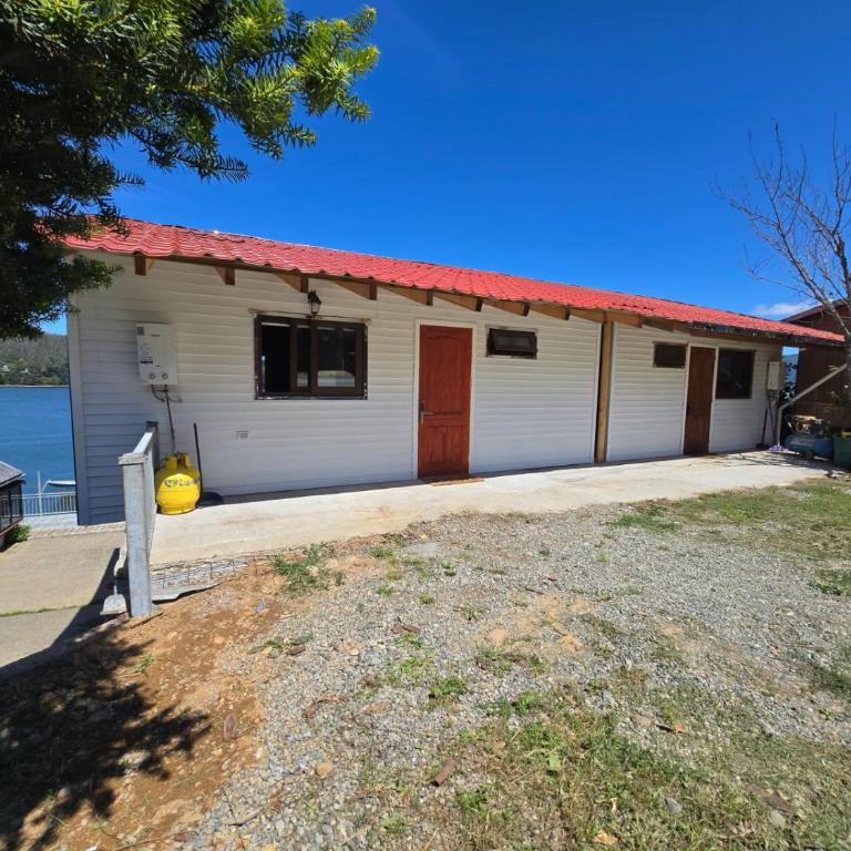 Cabañas con hermosa vista al rio - Three-Bedroom House - 5