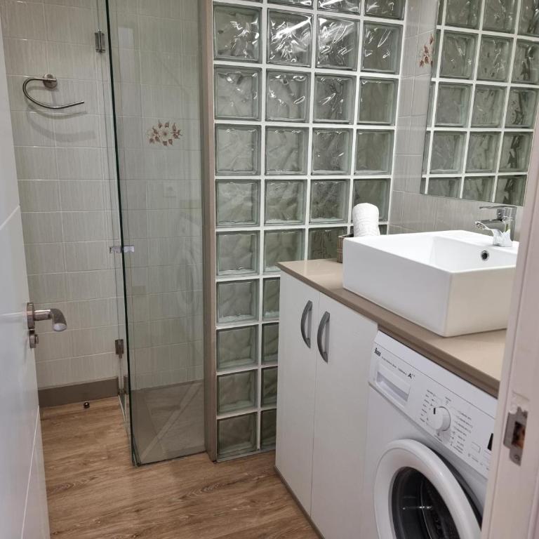 Apartamento con terraza a 400m de la playa de Riells - HISP-236-184 - Apartment - 6