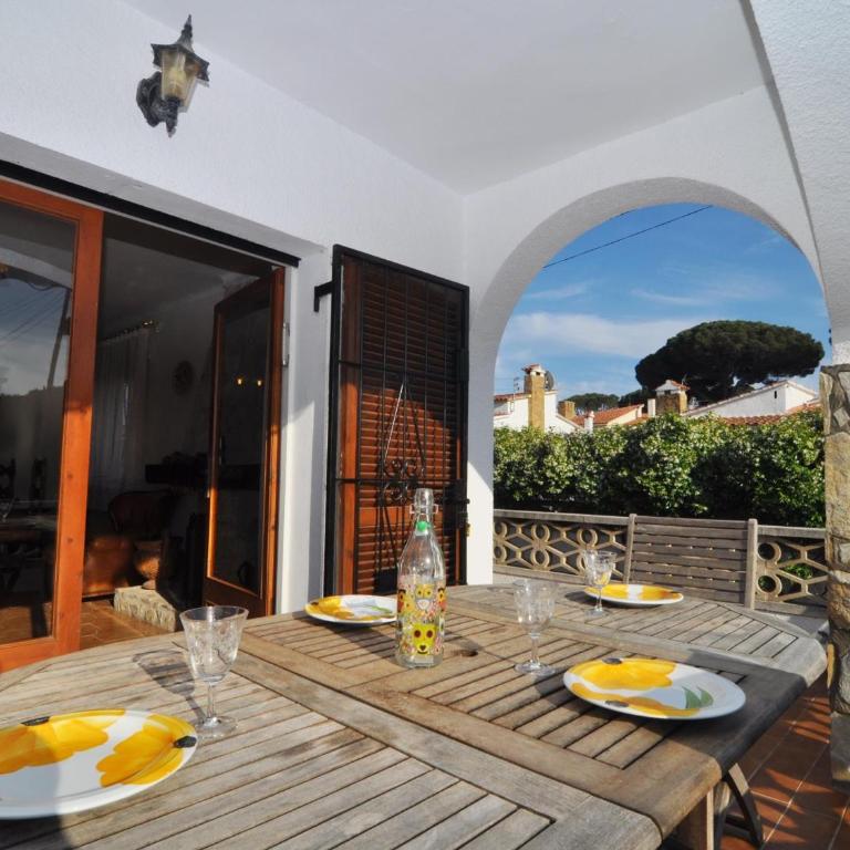 Casa Brigitte: Tranquilidad, Jardín Amplio, WiFi, a Sólo 200 Metros de la Playa - HISP-7-16 - Villa - 5