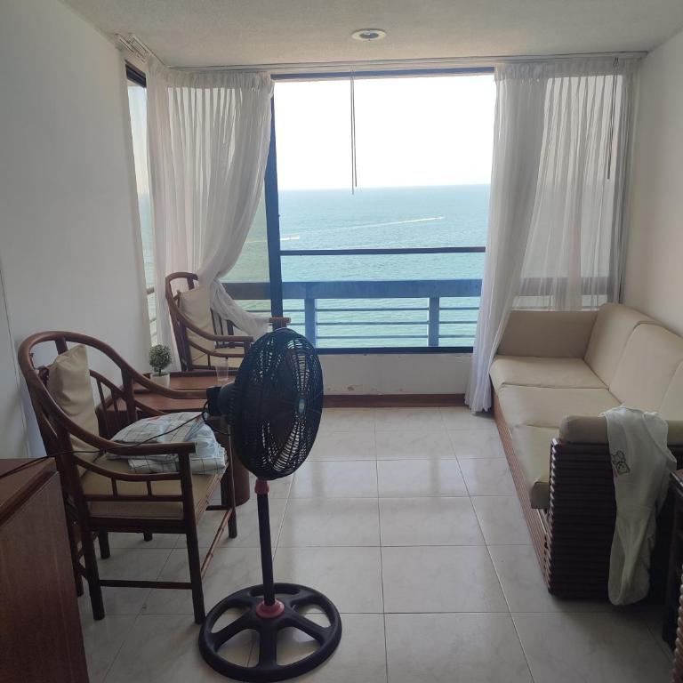 ESPECTACULAR APARTAMENTO FRENTE AL MAR RODADERO Piso 12 VISTA UNICA AL MAR SANTA MARTA - Two-Bedroom Apartment with Balcony and Sea View - 2