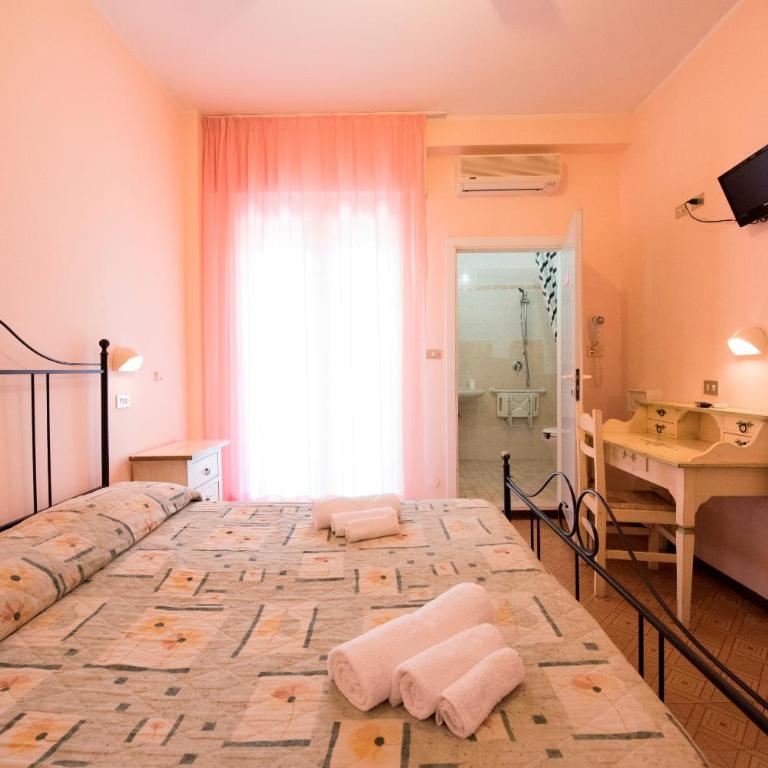 Hotel Settebello B&B - Camera Matrimoniale - 4