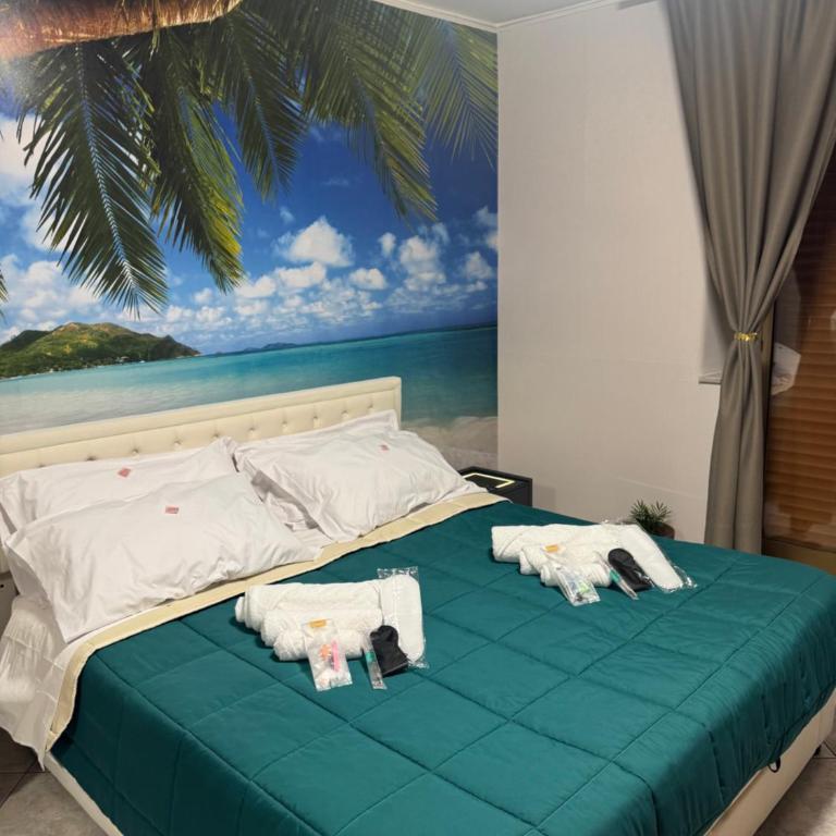 Lavika - King Room with Balcony - 1