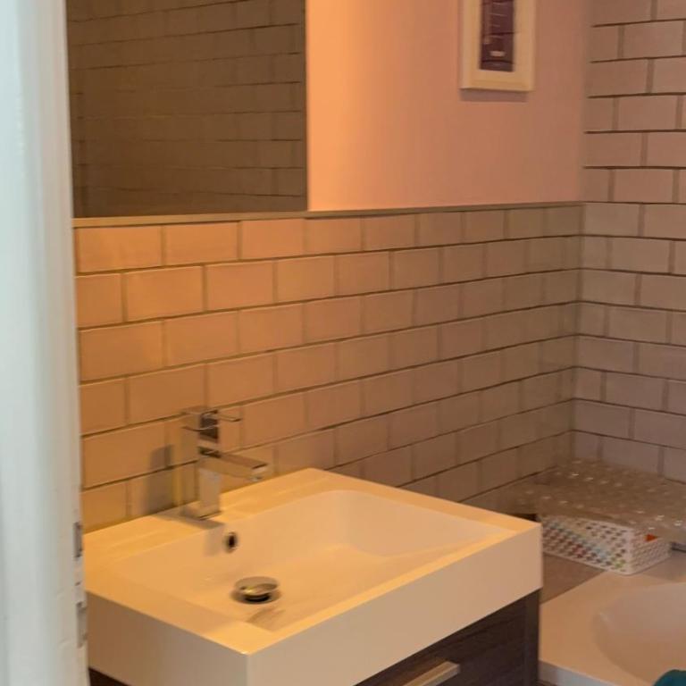 Appartement familial cosy proche centre - Apartment mit 3 Schlafzimmern und Bergblick - 4