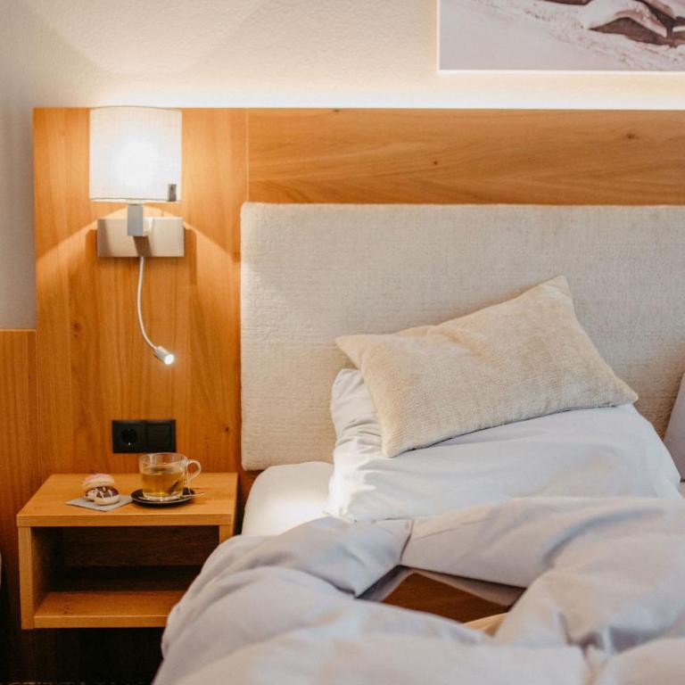 Hotel Schützenhof - Dreibettzimmer mit Balkon - 6