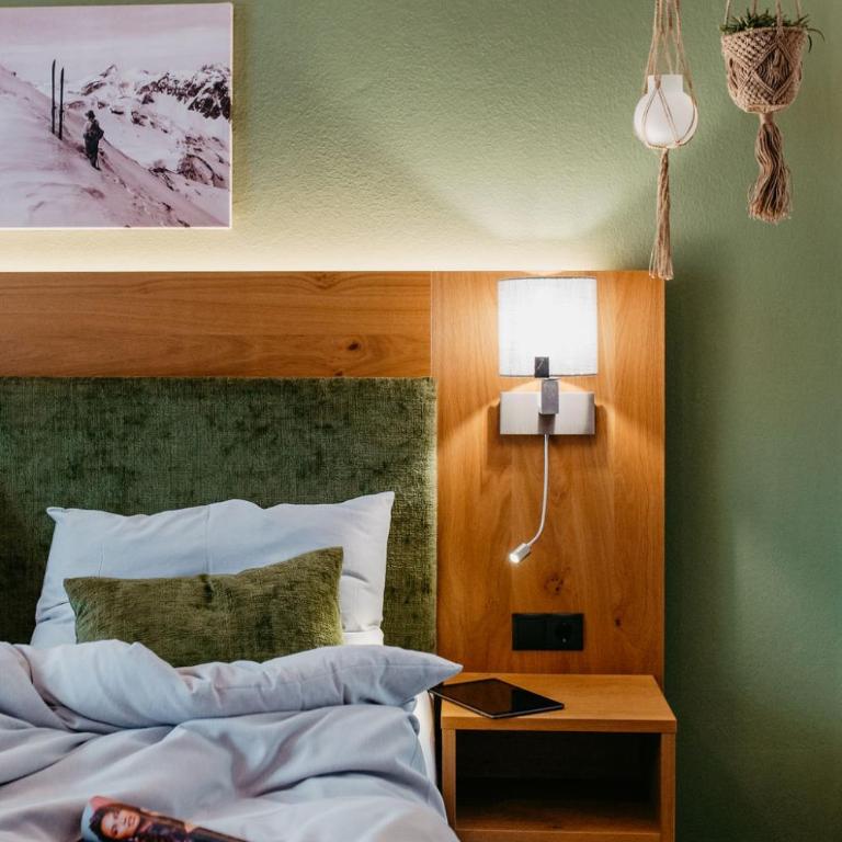 Hotel Schützenhof - Dreibettzimmer mit Balkon - 8