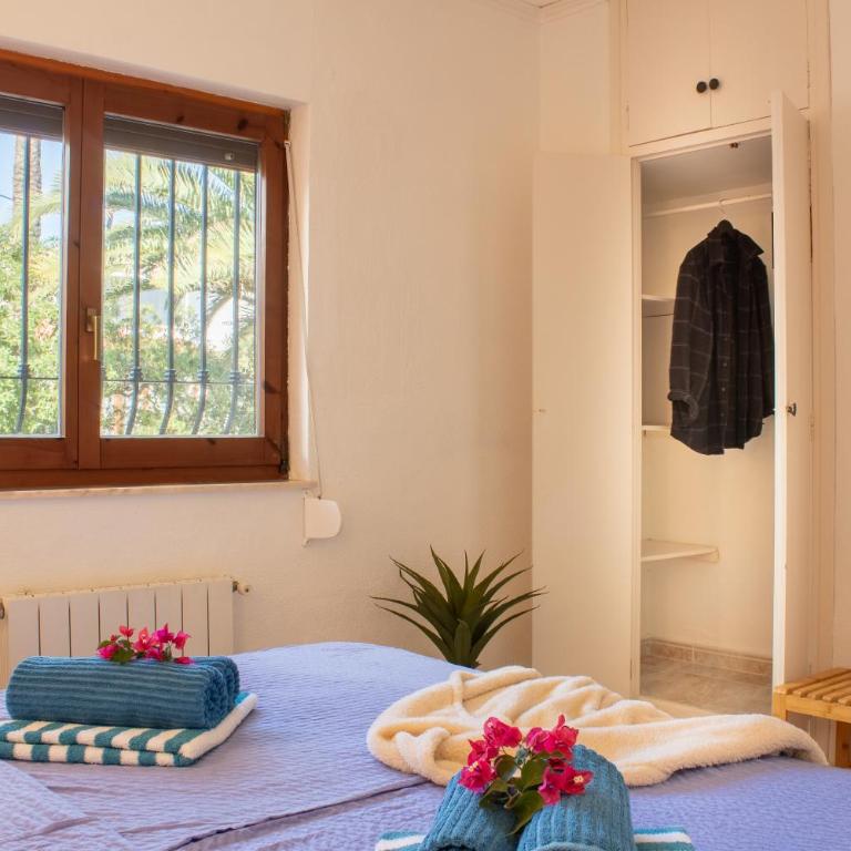 Beachside Villa for 12, 50m to Beach, Private Garden, BBQ, AC, Free WiFi and Parking - Villa con vistas al mar - 28