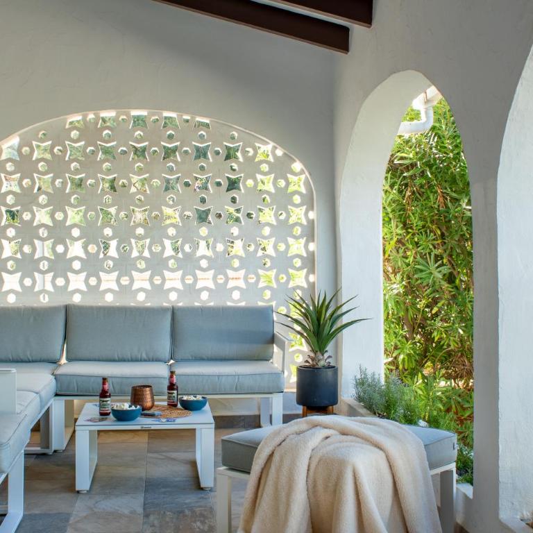 Beachside Villa for 12, 50m to Beach, Private Garden, BBQ, AC, Free WiFi and Parking - Villa con vistas al mar - 32