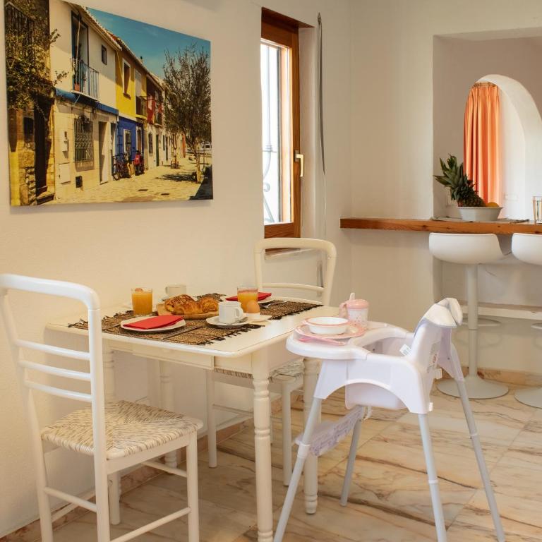 Beachside Villa for 12, 50m to Beach, Private Garden, BBQ, AC, Free WiFi and Parking - Villa con vistas al mar - 40