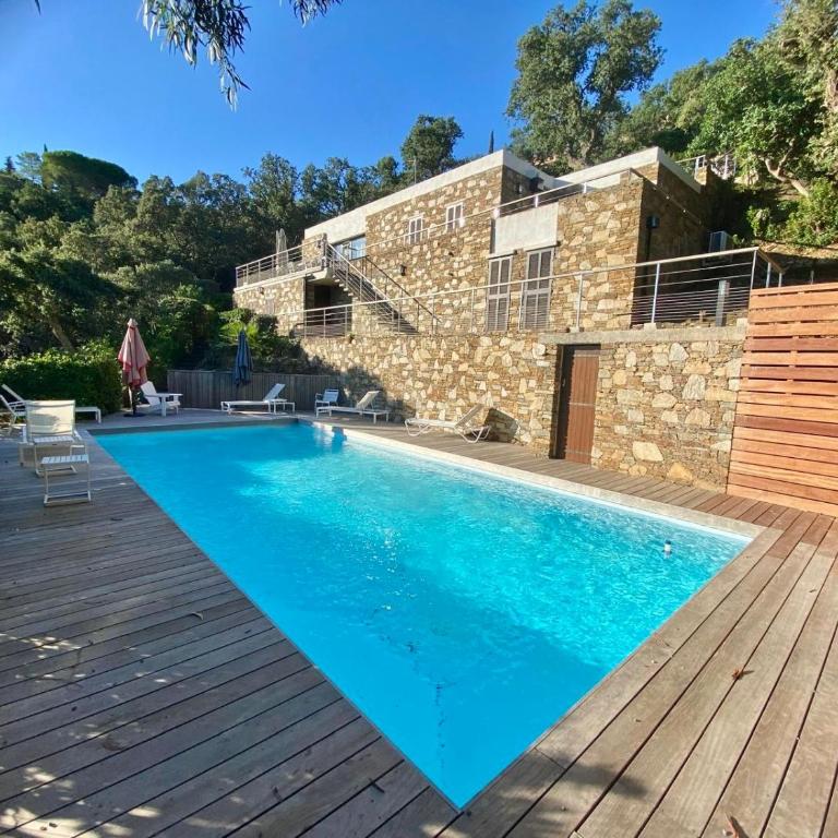 Villa avec piscine et vue mer panoramique située au GAOU - Villa - 1