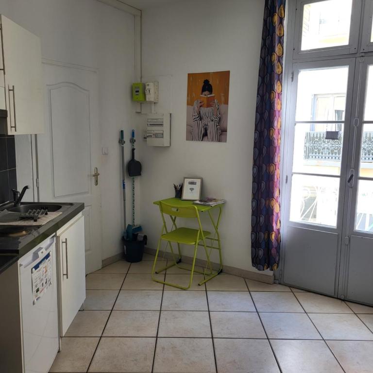 Entre arènes et maison carrée P1 - One-Bedroom Apartment - 6