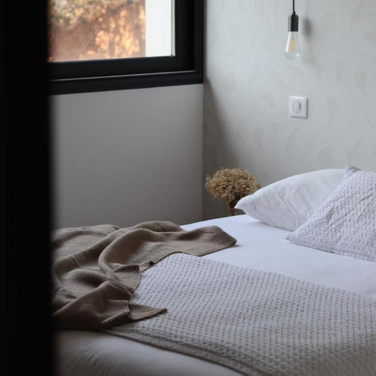 So Home - Three-Bedroom Apartment - 19