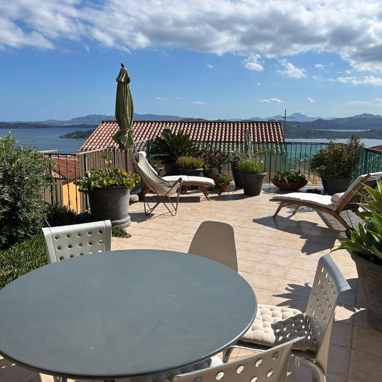Bright apartment with garden and sea-view terrace - Two-Bedroom Apartment - 1