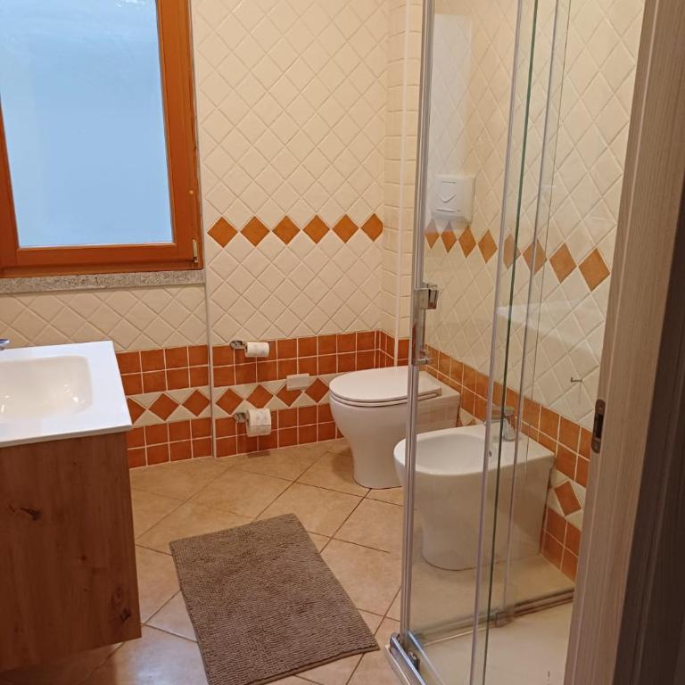 Bright apartment with garden and sea-view terrace - Two-Bedroom Apartment - 11