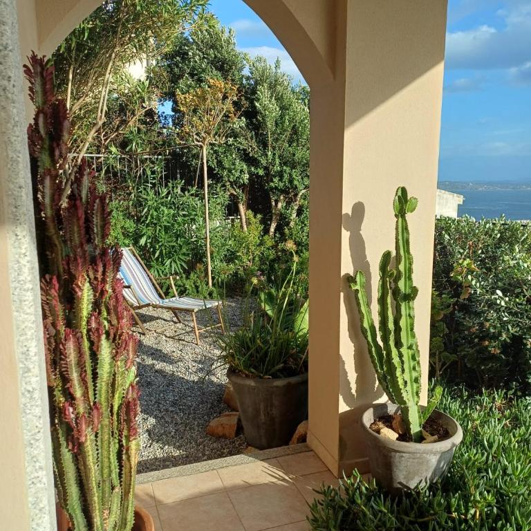 Bright apartment with garden and sea-view terrace - Two-Bedroom Apartment - 12
