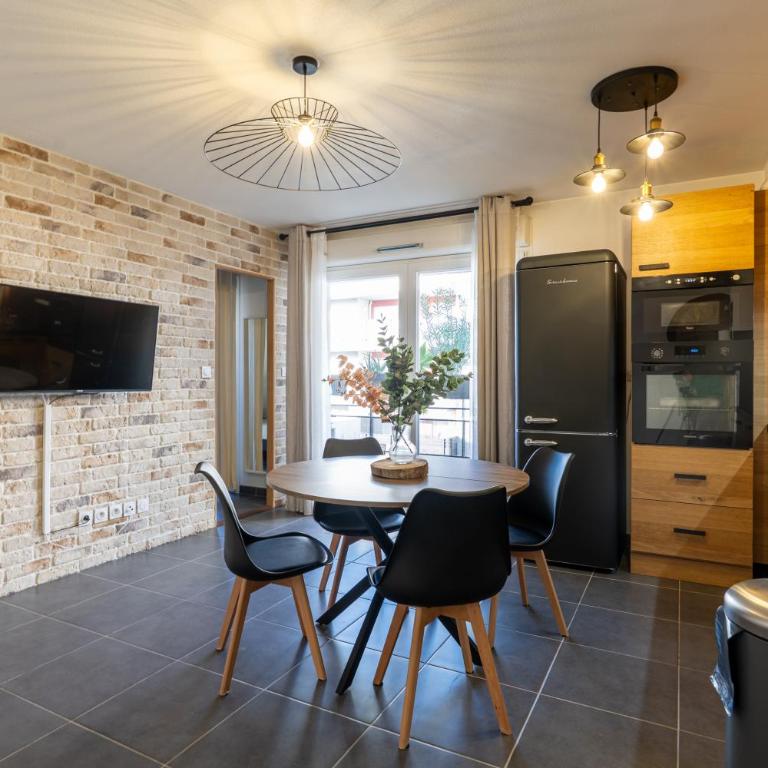 Charming 2-room apartment in Lavandou, terrace, parking, air conditioning - Apartment mit 1 Schlafzimmer - 2