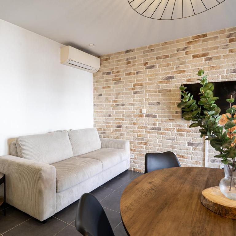 Charming 2-room apartment in Lavandou, terrace, parking, air conditioning - Apartment mit 1 Schlafzimmer - 8