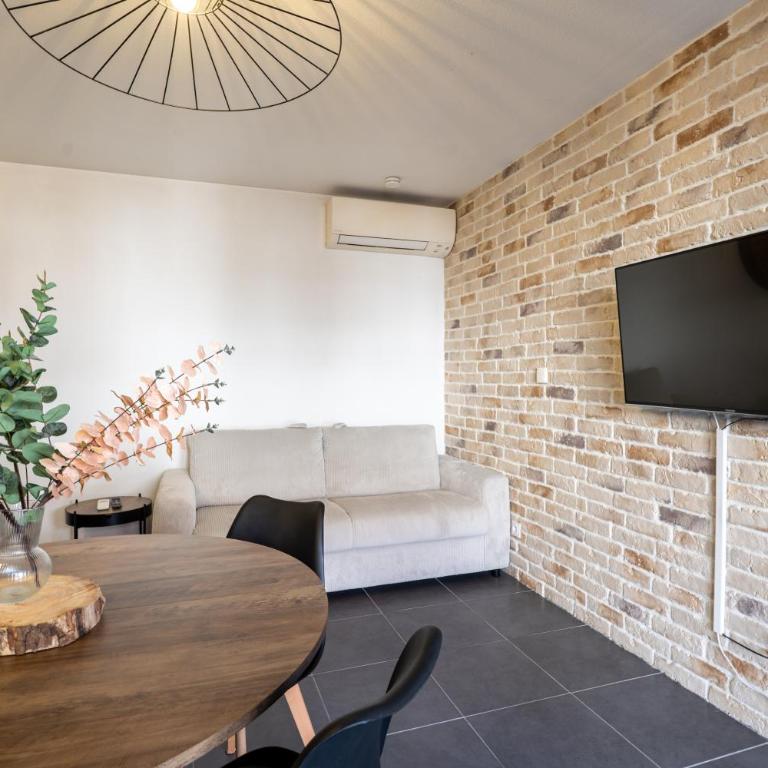 Charming 2-room apartment in Lavandou, terrace, parking, air conditioning - Apartment mit 1 Schlafzimmer - 6