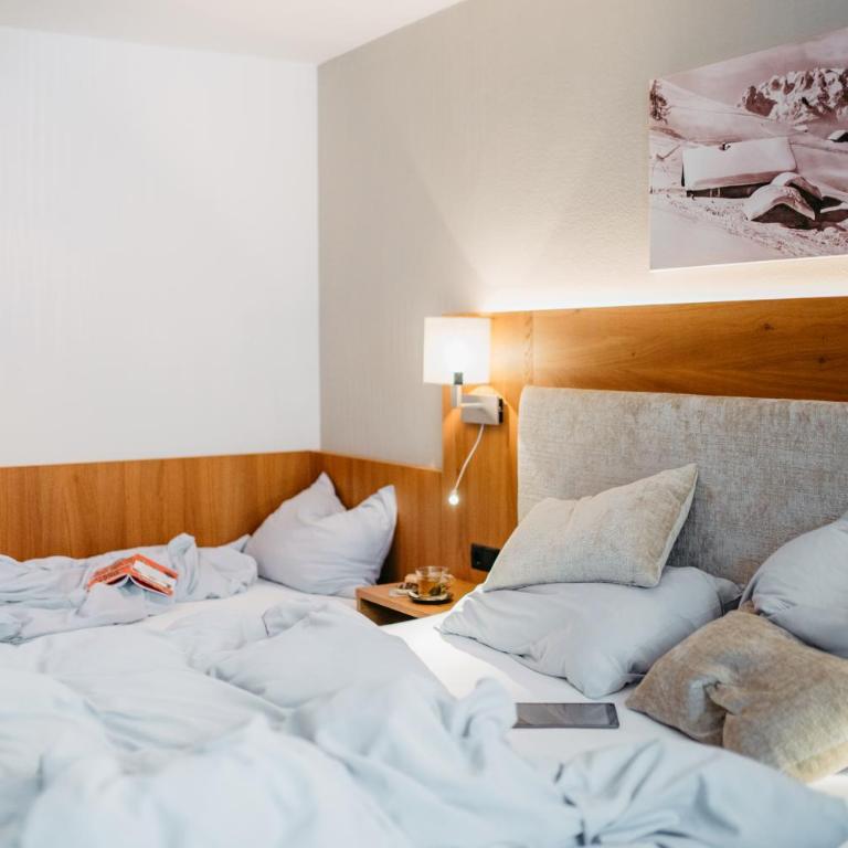 Hotel Schützenhof - Dreibettzimmer mit Balkon - 11