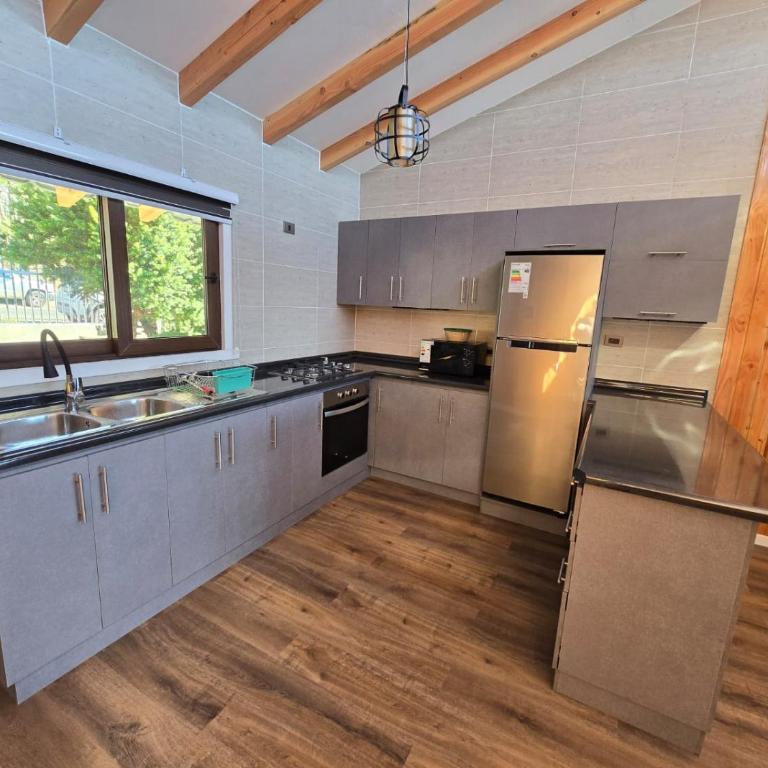 Cabañas con hermosa vista al rio - Three-Bedroom House - 13