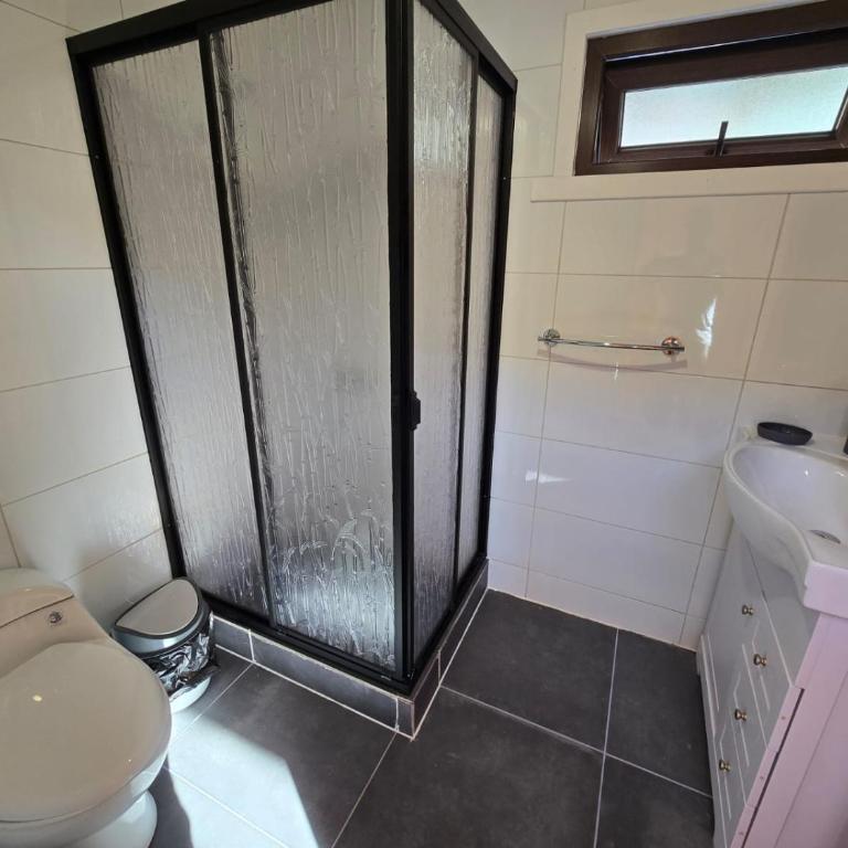 Cabañas con hermosa vista al rio - Three-Bedroom House - 18