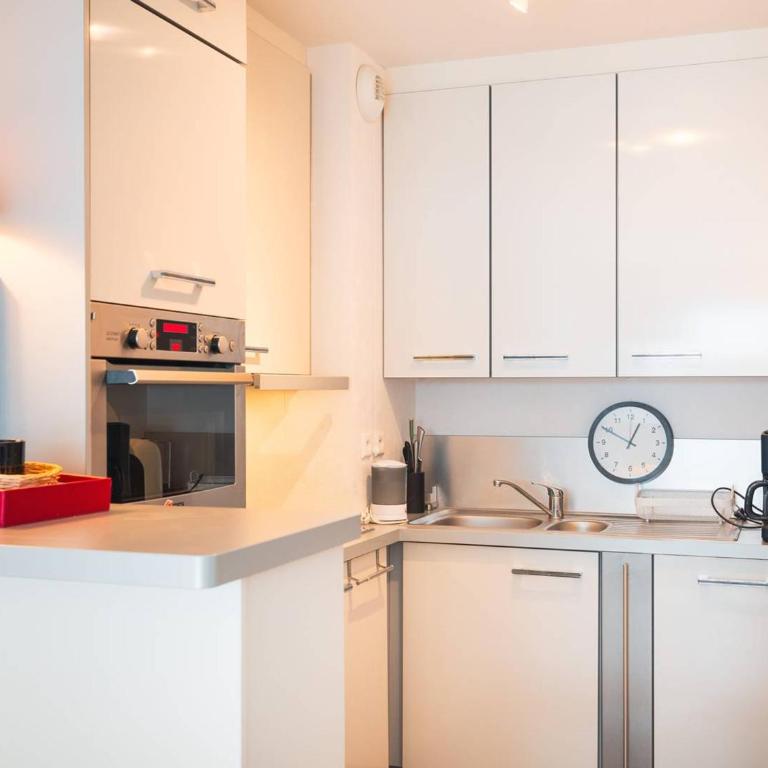 Appartement Centre-Ville avec Terrasse Wifi - FR-1-821-24 - Apartment - 3