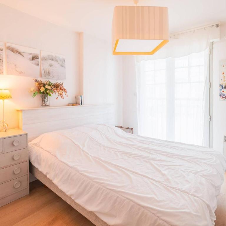 Appartement Centre-Ville avec Terrasse Wifi - FR-1-821-24 - Apartment - 4