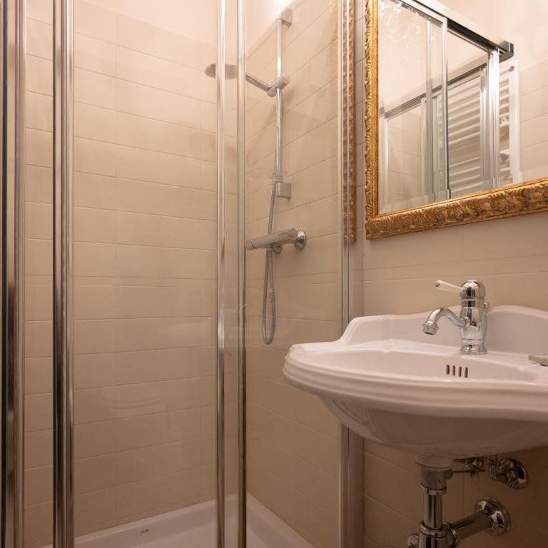 B&B diffuso Sul Garda - Camera Matrimoniale/Doppia con Letti Singoli con Bagno - 7