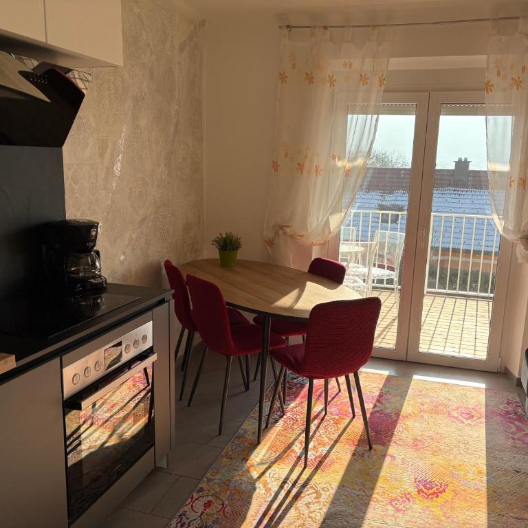 Apartments Let Me In - Apartment mit 2 Schlafzimmern und Balkon - 1