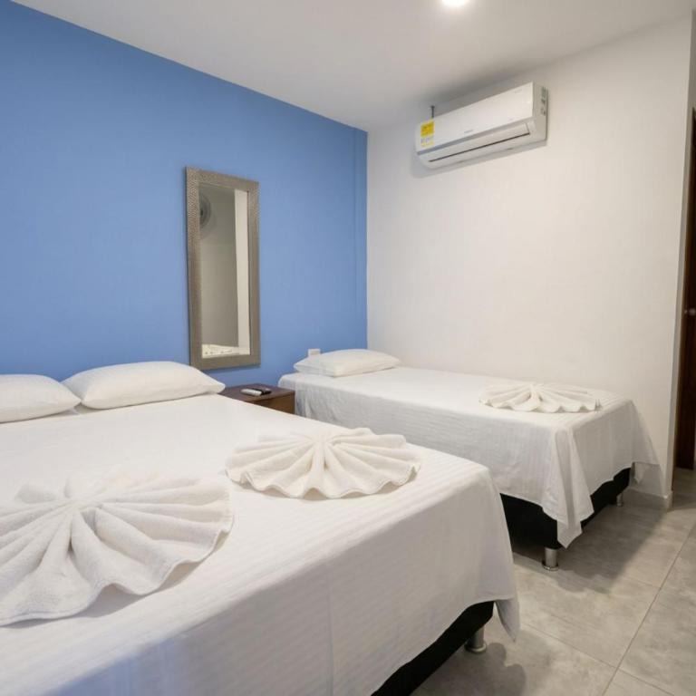 Hotel Getsemaní Central - Triple Room with Private Bathroom - 1