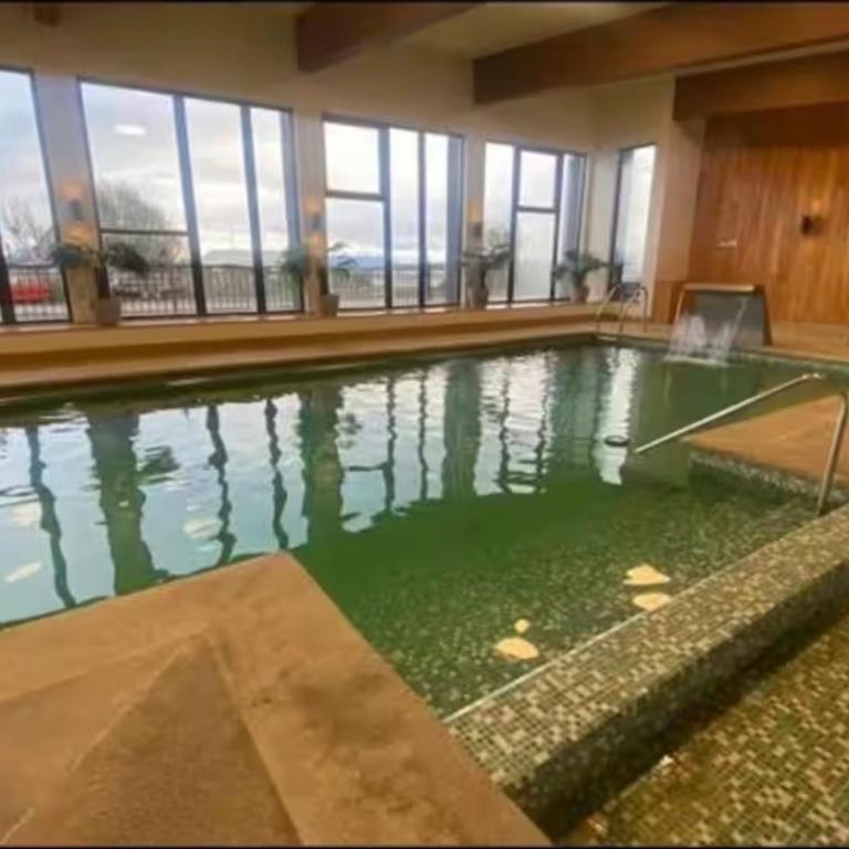 GARAN AIKE Shelter and style in front of Canal Señoret - Two-Bedroom Apartment - 10