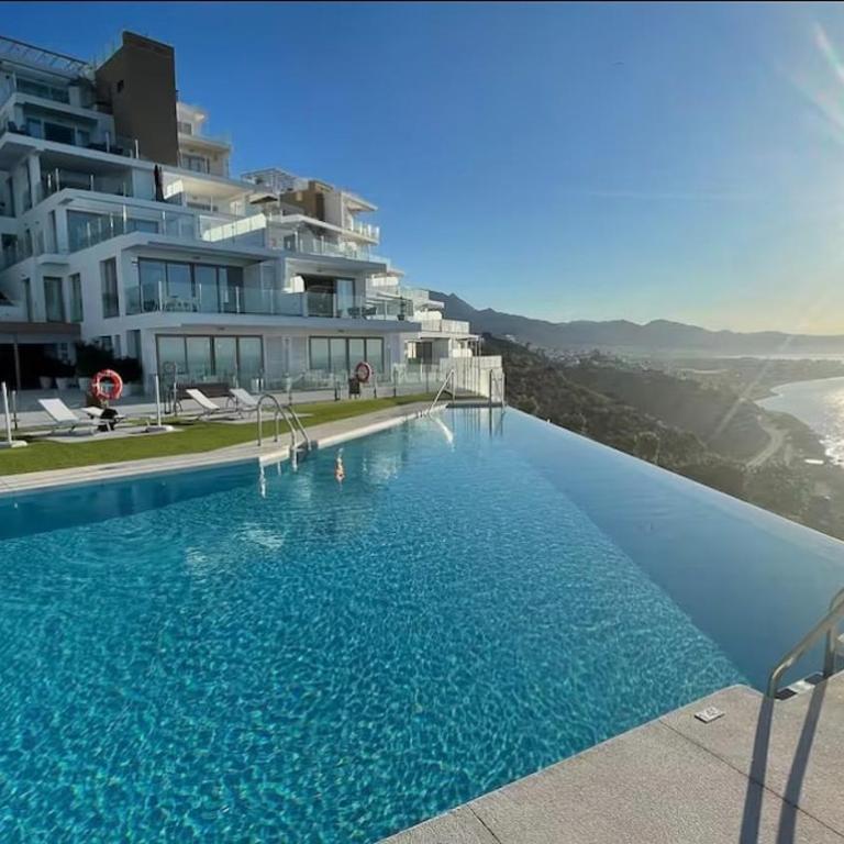 Seafront 2B Apartment with Pool, Spa & Gym Torrox - Apartamento de 2 dormitorios - 5