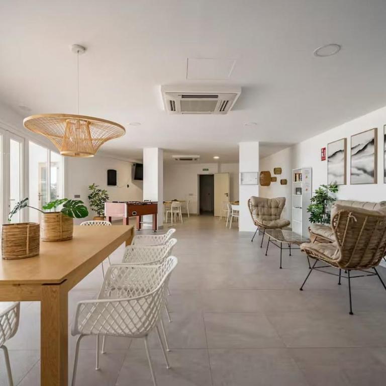 Seafront 2B Apartment with Pool, Spa & Gym Torrox - Apartamento de 2 dormitorios - 26