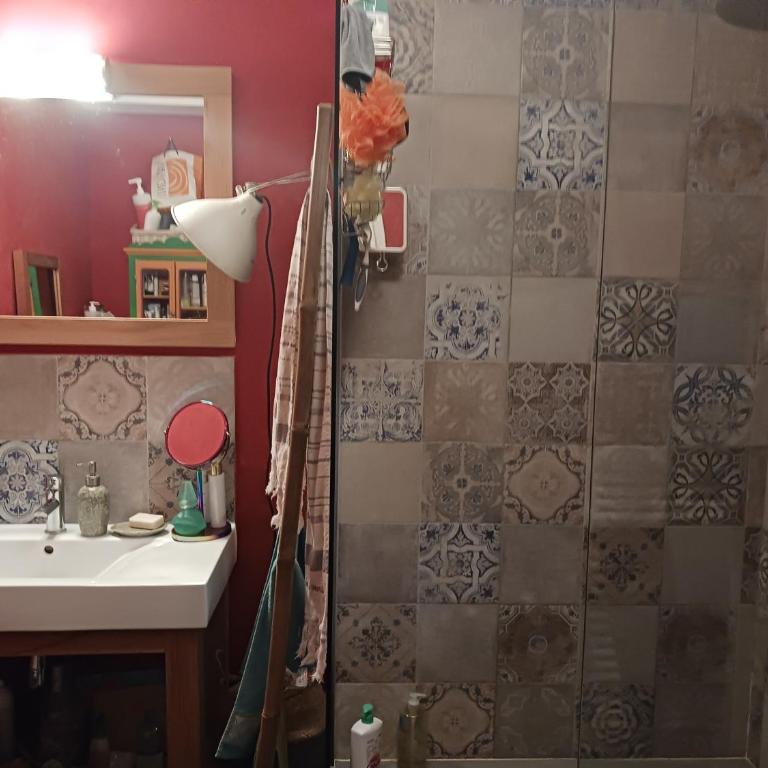 CHEZ FLO ET NANO - Doppelzimmer mit Gemeinschaftsbad - 5