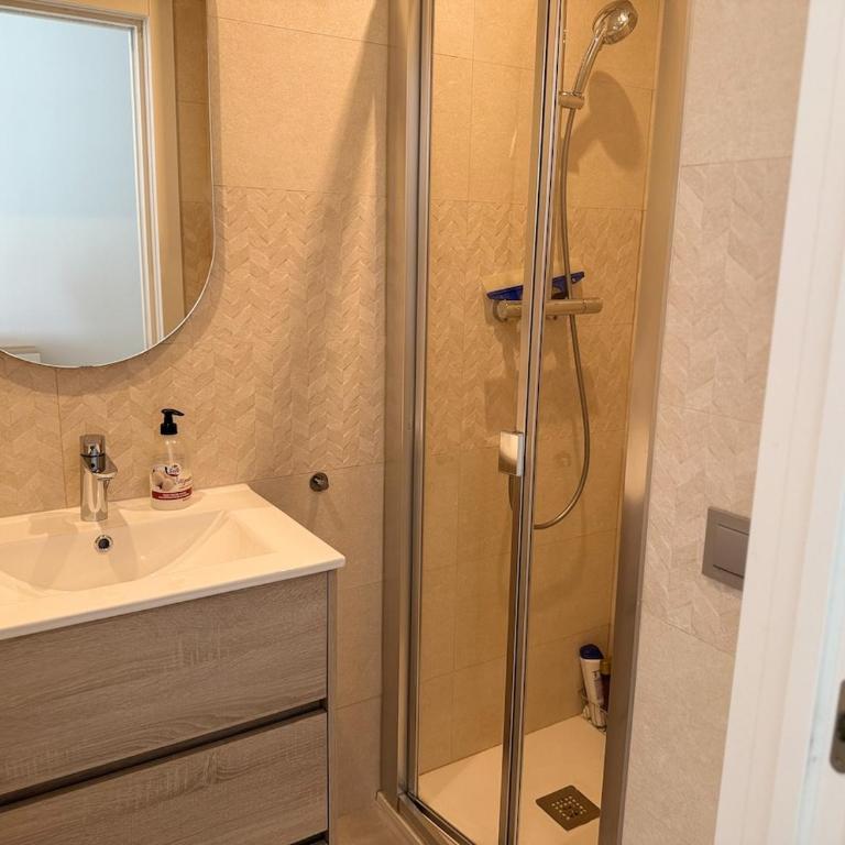 Seafront 2B Apartment with Pool, Spa & Gym Torrox - Apartamento de 2 dormitorios - 46