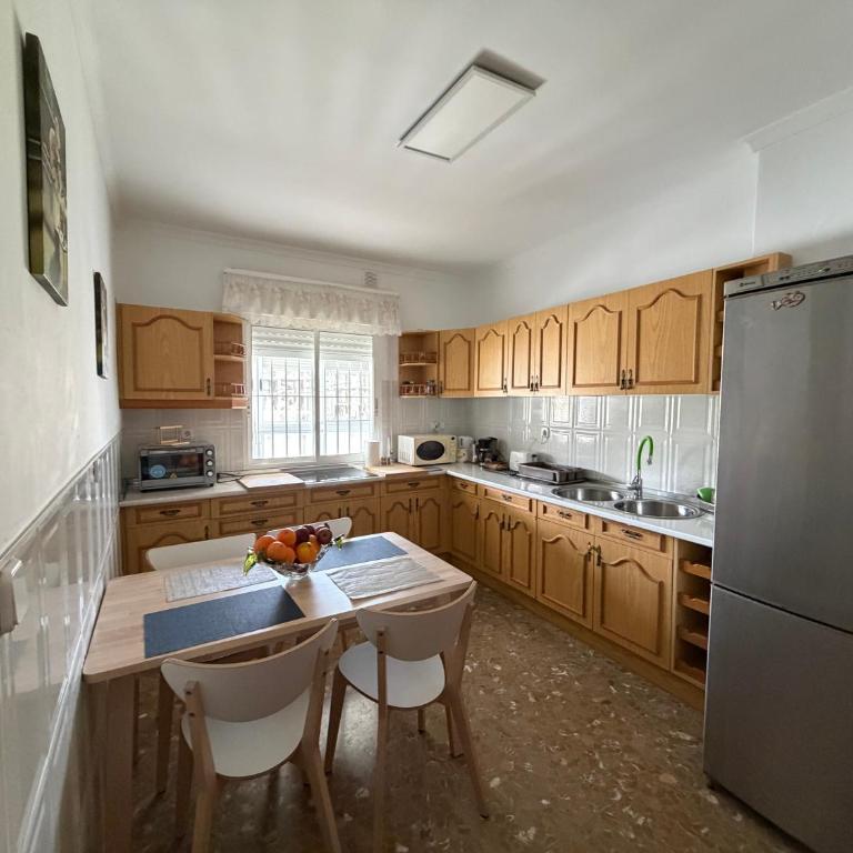 Apartamento "Un Rico Domingo" Con Parking Gratis - Two-Bedroom Apartment - 4