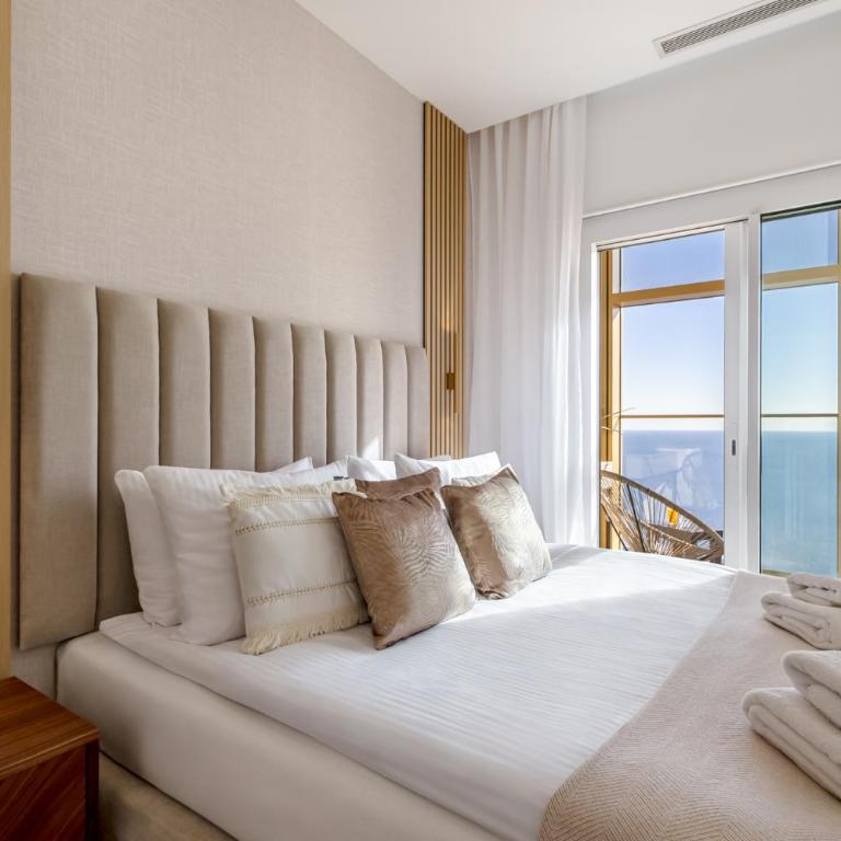 Intempo Apartment by Leo Apartments - Two-Bedroom Apartment with Sea View - 11
