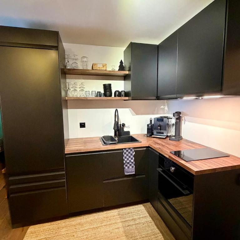 HappyLaax - Elegant Design Studio with Pool, Sauna, and Private Parking - Studio-Apartment mit 1 Doppelbett - 15