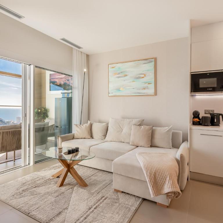 Intempo Apartment by Leo Apartments - Two-Bedroom Apartment with Sea View - 18