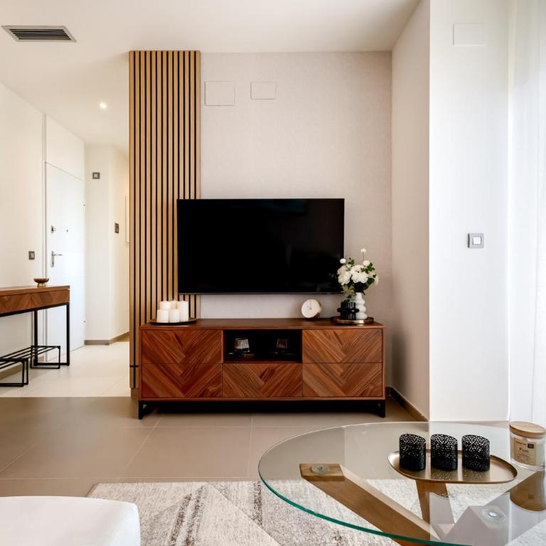 Intempo Apartment by Leo Apartments - Two-Bedroom Apartment with Sea View - 16