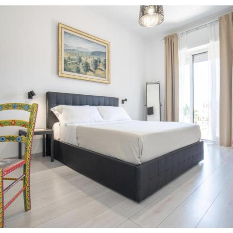 Catania Over Time - Tourist Rooms - Double Room with Balcony - 1